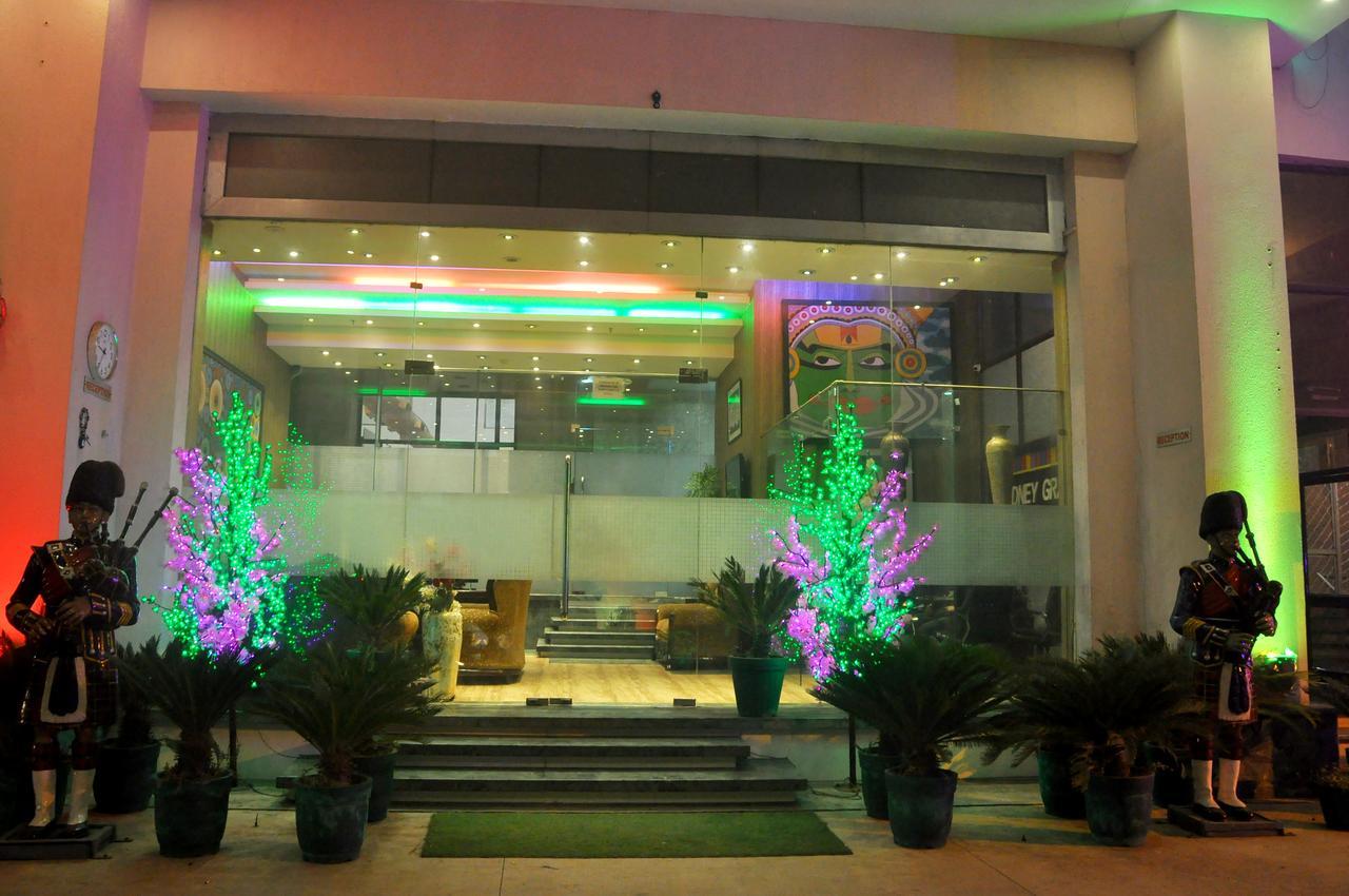 Sydney Grand Hotel & Resort Narela Exterior photo